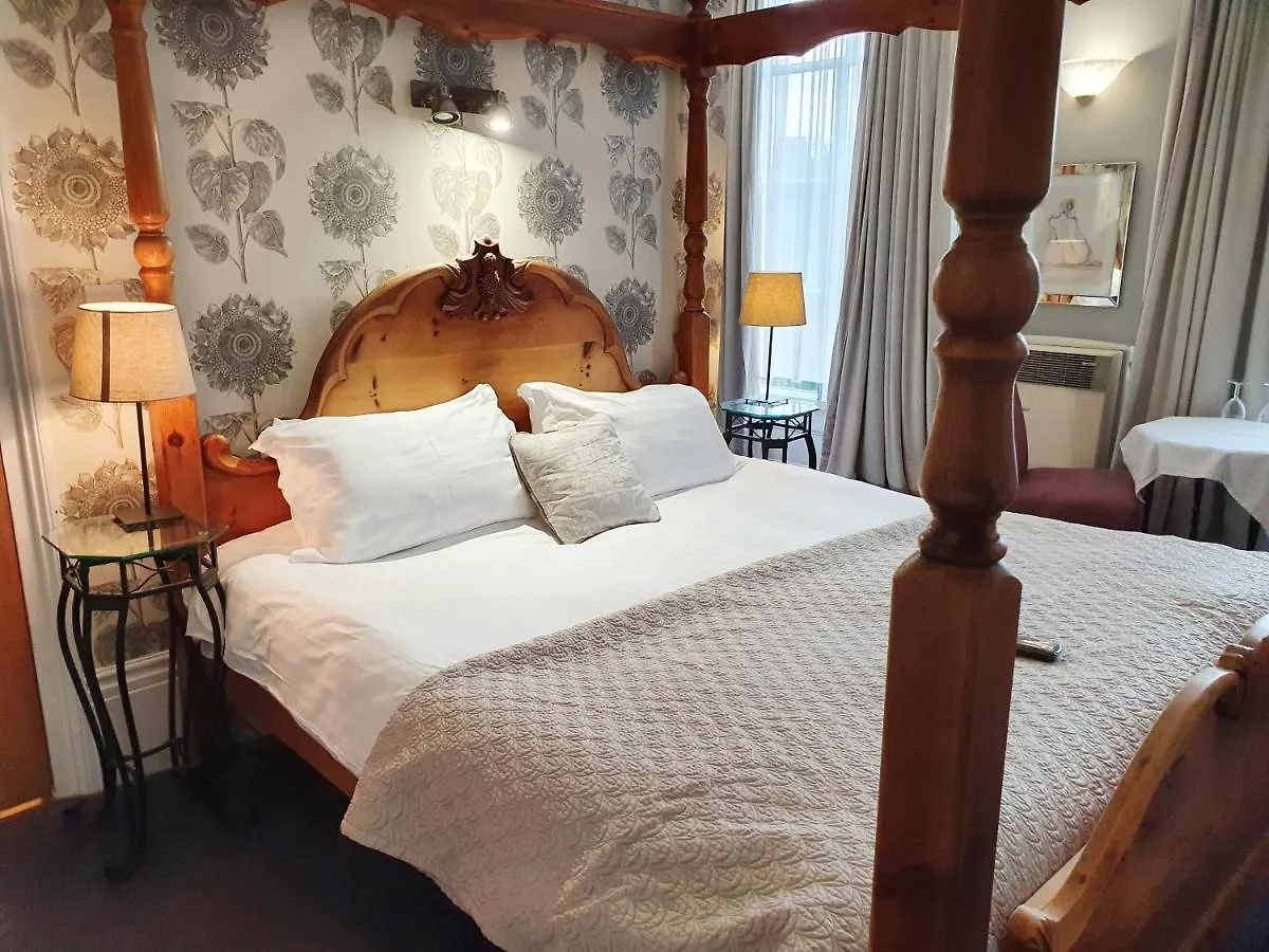 Holmwood House Guest Accommodation York 4*,